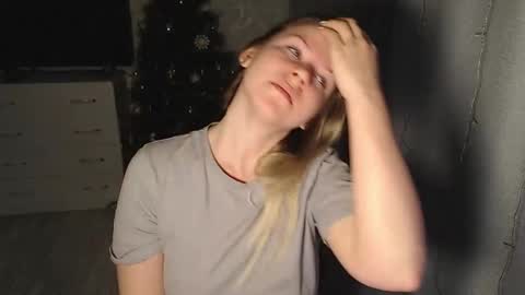 Melissa  Ray online show from 01/22/25, 05:28