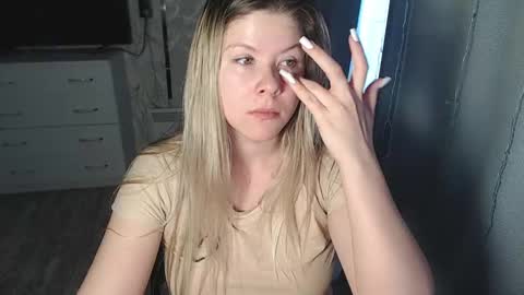 Melissa  Ray online show from 02/05/25, 08:32