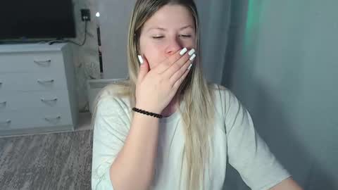 Melissa  Ray online show from 02/10/25, 02:08