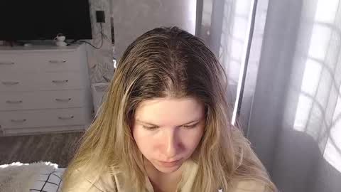 Melissa  Ray online show from 03/03/25, 08:05