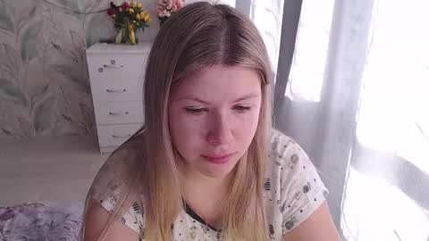 Melissa  Ray online show from 10/28/25, 06:50