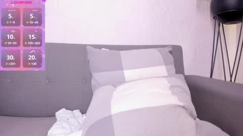 Snapshot of melissa__saenz_ chatting on 06/05/26, 06:52 M E L I S S A online show from 06/05/26, 06:52