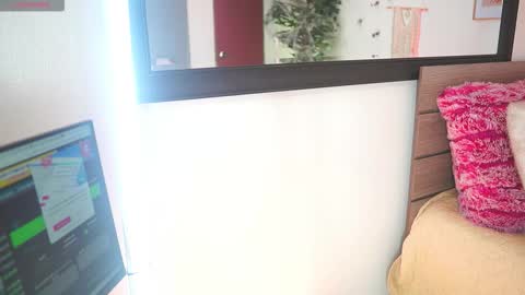 Snapshot of melissa_laurent_ chatting on 11/04/25, 12:26 Melissa online show from 11/04/25, 12:26