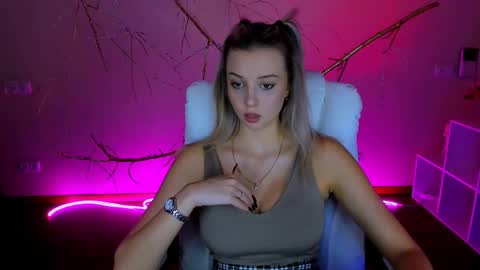 Melissa online show from 11/22/25, 12:15