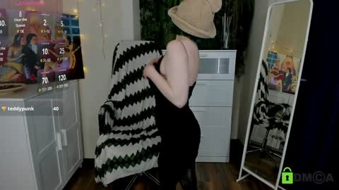 Snapshot of melissa_wells chatting on 01/29/25, 01:05 Melissa online show from 01/29/25, 01:05