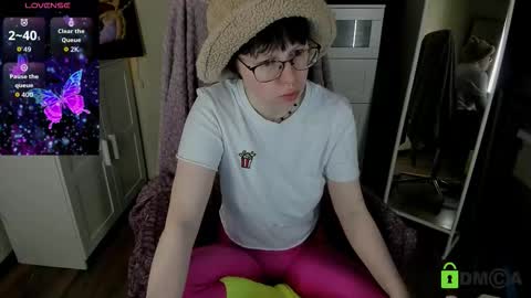 Snapshot of melissa_wells chatting on 09/24/25, 09:18 Melissa online show from 09/24/25, 09:18