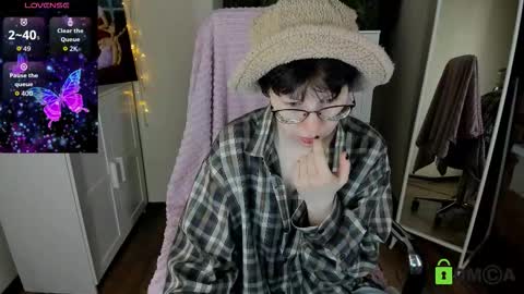 Snapshot of melissa_wells chatting on 10/02/25, 08:49 Melissa online show from 10/02/25, 08:49