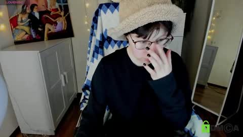 Snapshot of melissa_wells chatting on 10/19/25, 03:12 Melissa online show from 10/19/25, 03:12