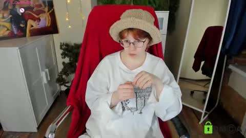 Snapshot of melissa_wells chatting on 11/24/25, 09:14 Melissa online show from 11/24/25, 09:14