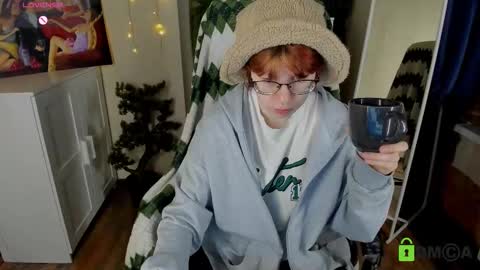 Snapshot of melissa_wells chatting on 11/25/25, 09:15 Melissa online show from 11/25/25, 09:15