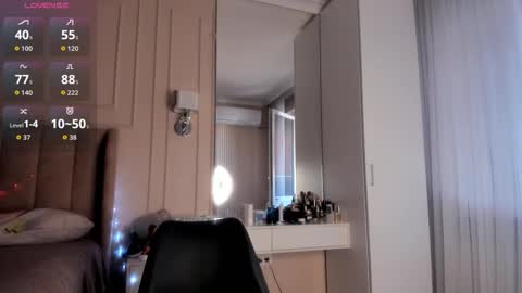 Lisaa online show from 11/27/25, 05:42