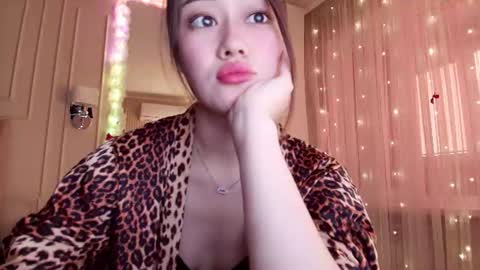 Snapshot of melissa_yamazaki chatting on 07/13/26, 04:15 Lisaa online show from 07/13/26, 04:15
