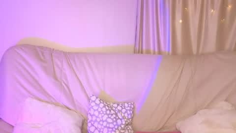 Snapshot of melissachaarm_ chatting on 05/14/26, 05:25 Melissa online show from 05/14/26, 05:25