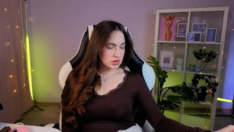 Snapshot of melissacharm_ chatting on 03/25/26, 04:40 Melissa online show from 03/25/26, 04:40