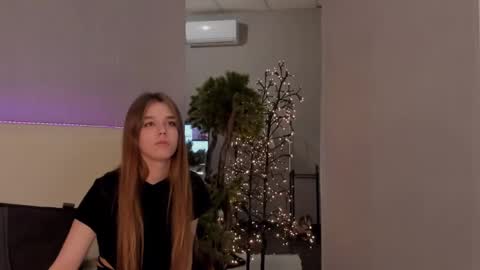 Snapshot of melissacrayzy chatting on 02/13/25, 10:23 MelissaCrayzy online show from 02/13/25, 10:23