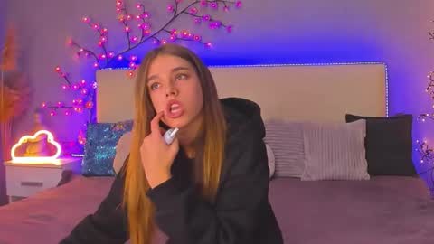 Snapshot of melissacrayzy chatting on 10/11/25, 04:55 MelissaCrayzy online show from 10/11/25, 04:55