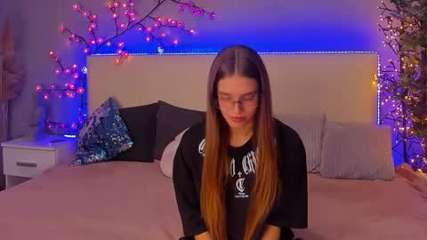 Snapshot of melissacrayzy chatting on 11/27/25, 08:16 MelissaCrayzy online show from 11/27/25, 08:16