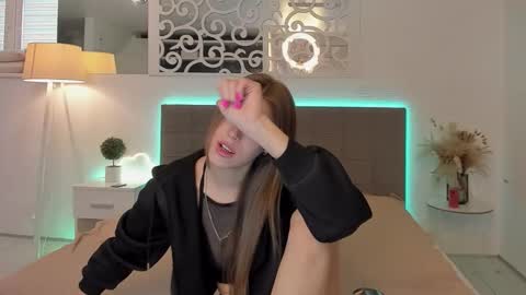 MelissaCrayzy online show from 04/19/26, 05:40