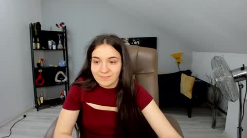 Snapshot of melissawiliam chatting on 12/16/24, 03:22 melissawiliam online show from 12/16/24, 03:22