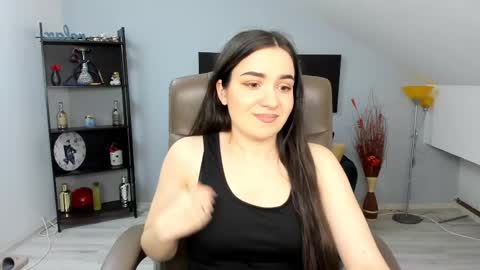 Snapshot of melissawiliam chatting on 02/19/25, 12:44 melissawiliam online show from 02/19/25, 12:44