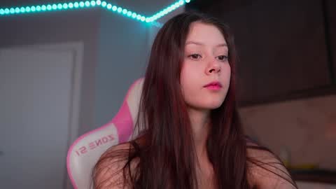 Snapshot of melissaxcbx chatting on 10/23/25, 04:23 NEXT STREAM in 7 3gmt--- online show from 10/23/25, 04:23