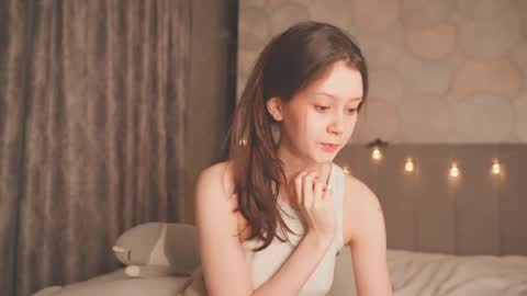 Snapshot of melissaxcbx chatting on 12/18/25, 03:56 NEXT STREAM in 7 3gmt--- online show from 12/18/25, 03:56