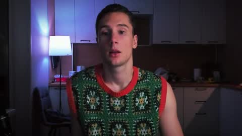 Snapshot of mell0wme chatting on 12/10/24, 02:38 Mello online show from 12/10/24, 02:38