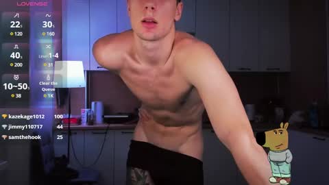 Snapshot of mell0wme chatting on 12/13/24, 01:37 Mello online show from 12/13/24, 01:37