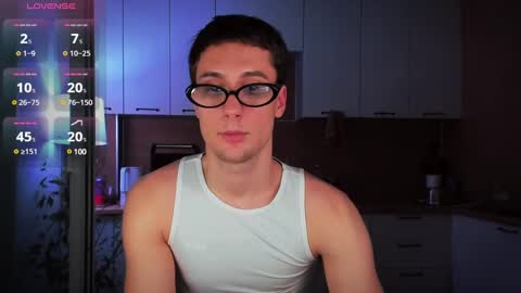 Snapshot of mell0wme chatting on 01/13/25, 01:45 Mello online show from 01/13/25, 01:45