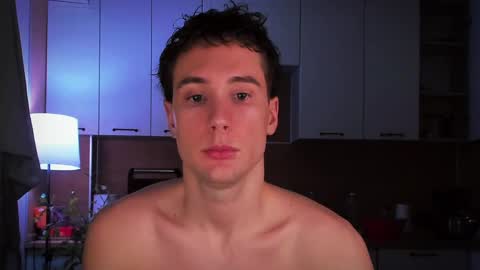 Snapshot of mell0wme chatting on 01/20/25, 12:15 Mello online show from 01/20/25, 12:15