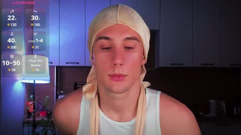 Snapshot of mell0wme chatting on 01/22/25, 12:59 Mello online show from 01/22/25, 12:59