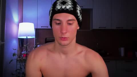 Snapshot of mell0wme chatting on 02/01/25, 03:30 Mello online show from 02/01/25, 03:30