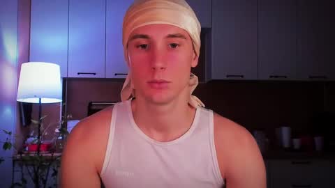 Snapshot of mell0wme chatting on 02/03/25, 01:52 Mello online show from 02/03/25, 01:52