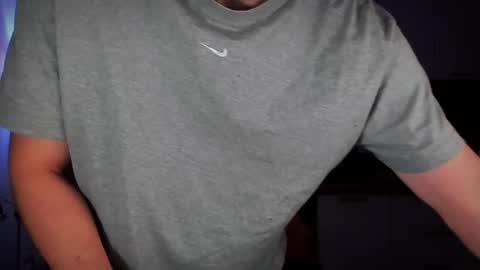 Snapshot of mell0wme chatting on 02/13/25, 12:13 Mello online show from 02/13/25, 12:13