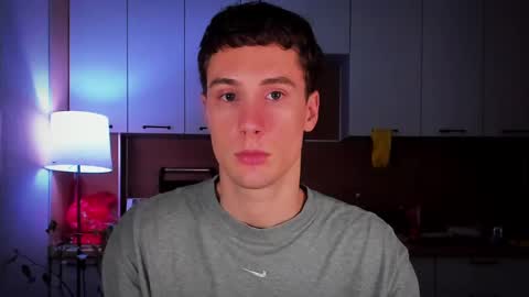 Snapshot of mell0wme chatting on 02/14/25, 12:09 Mello online show from 02/14/25, 12:09