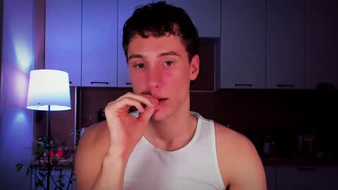 Snapshot of mell0wme chatting on 02/22/25, 01:44 Mello online show from 02/22/25, 01:44