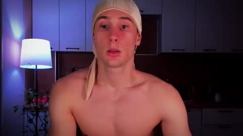 Snapshot of mell0wme chatting on 02/24/25, 03:55 Mello online show from 02/24/25, 03:55