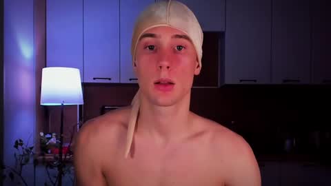 Snapshot of mell0wme chatting on 02/25/25, 01:09 Mello online show from 02/25/25, 01:09