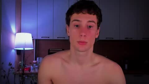 Snapshot of mell0wme chatting on 03/08/25, 02:34 Mello online show from 03/08/25, 02:34