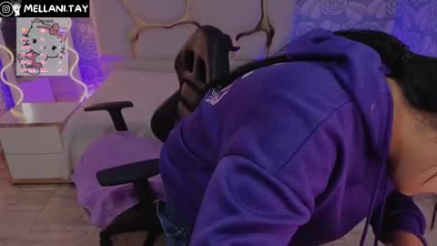 Snapshot of mellani_tay chatting on 11/19/25, 03:17 Mellani online show from 11/19/25, 03:17