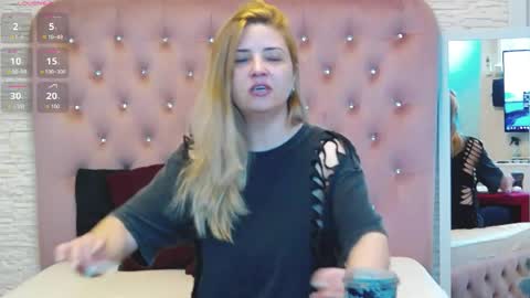 Snapshot of mellaniebliss chatting on 05/05/26, 04:20 Mellanie online show from 05/05/26, 04:20