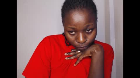 Snapshot of mellanin_pretty_ chatting on 12/18/24, 09:47 . online show from 12/18/24, 09:47