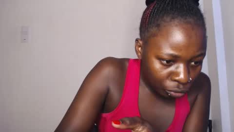 Snapshot of mellanin_pretty_ chatting on 12/28/24, 07:33 . online show from 12/28/24, 07:33