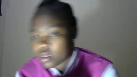 Snapshot of mellcy chatting on 01/18/25, 07:15 mell online show from 01/18/25, 07:15