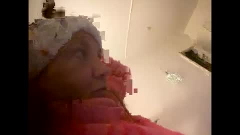 Snapshot of melli23 chatting on 12/29/24, 05:12 Melli online show from 12/29/24, 05:12