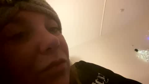 Snapshot of melli23 chatting on 01/01/25, 10:24 Melli online show from 01/01/25, 10:24