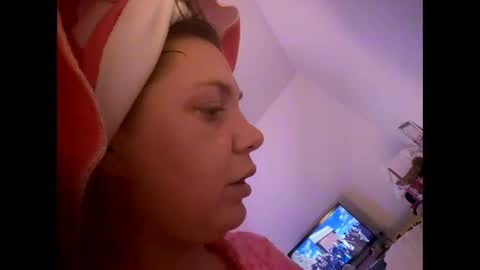 Snapshot of melli23 chatting on 01/04/25, 09:41 Melli online show from 01/04/25, 09:41