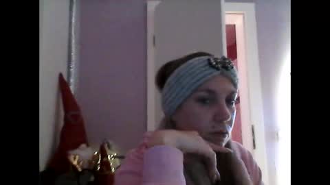 Snapshot of melli23 chatting on 12/16/25, 07:08 Melli online show from 12/16/25, 07:08