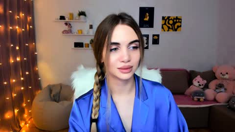 Snapshot of mellifluoustess chatting on 12/20/24, 12:19 Tessa online show from 12/20/24, 12:19