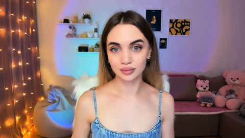 Snapshot of mellifluoustess chatting on 12/22/24, 01:45 Tessa online show from 12/22/24, 01:45